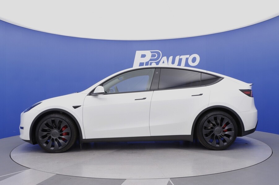 Tesla Model Y vaihtoauto