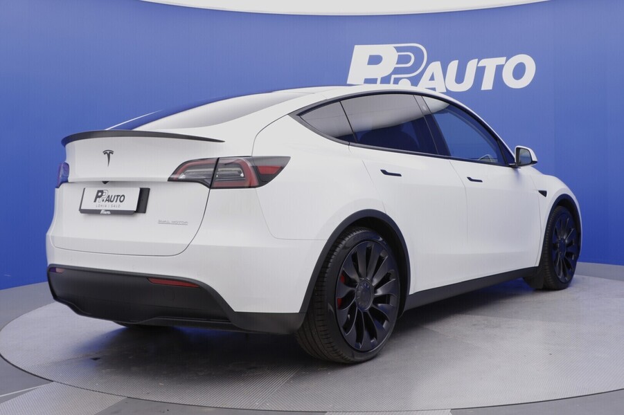 Tesla Model Y vaihtoauto