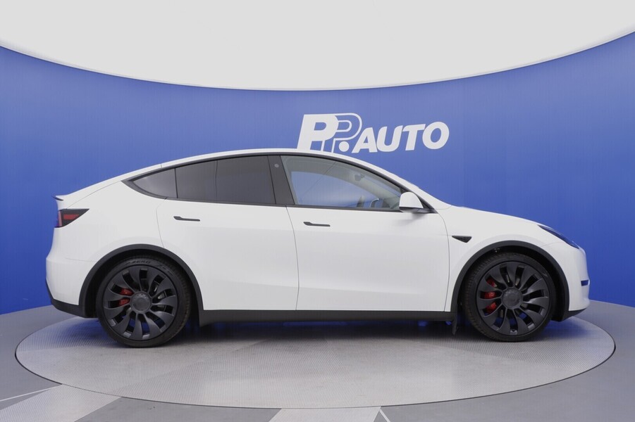 Tesla Model Y vaihtoauto
