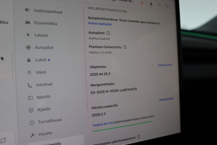 Tesla Model 3 vaihtoauto