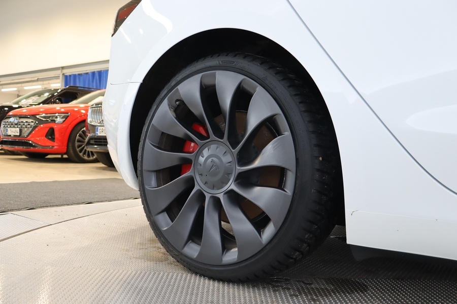 Tesla Model 3 vaihtoauto