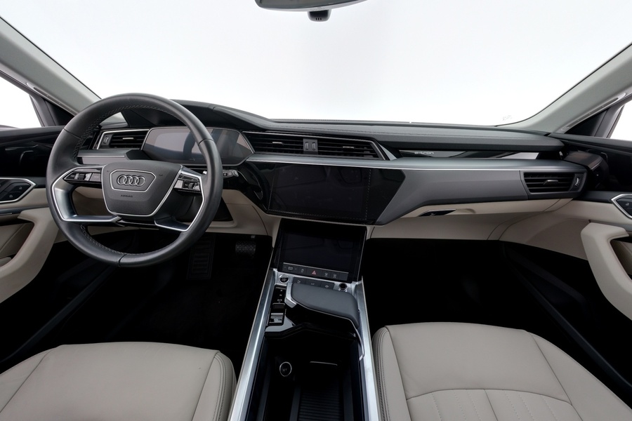 Audi Q8 e-tron vaihtoauto