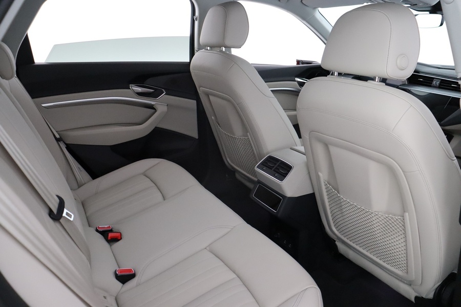 Audi Q8 e-tron vaihtoauto