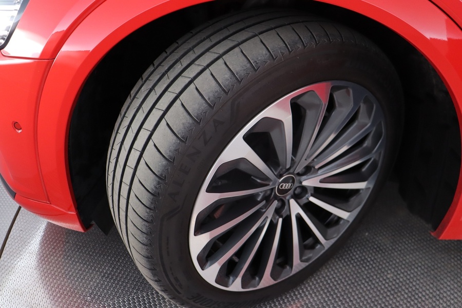 Audi Q8 e-tron vaihtoauto