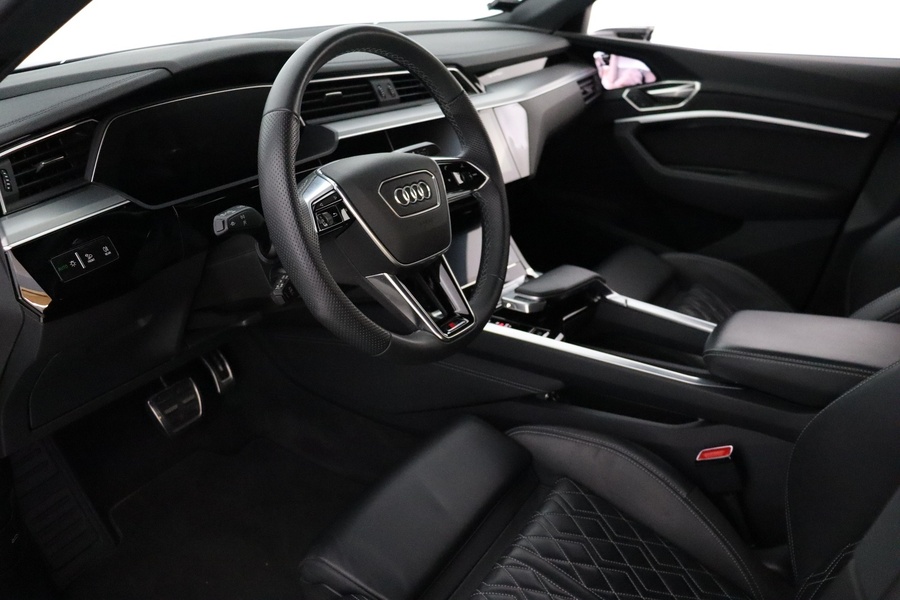 Audi Q8 e-tron vaihtoauto