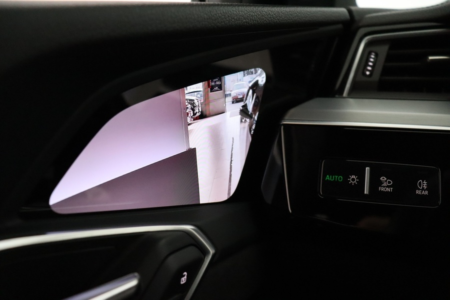 Audi Q8 e-tron vaihtoauto