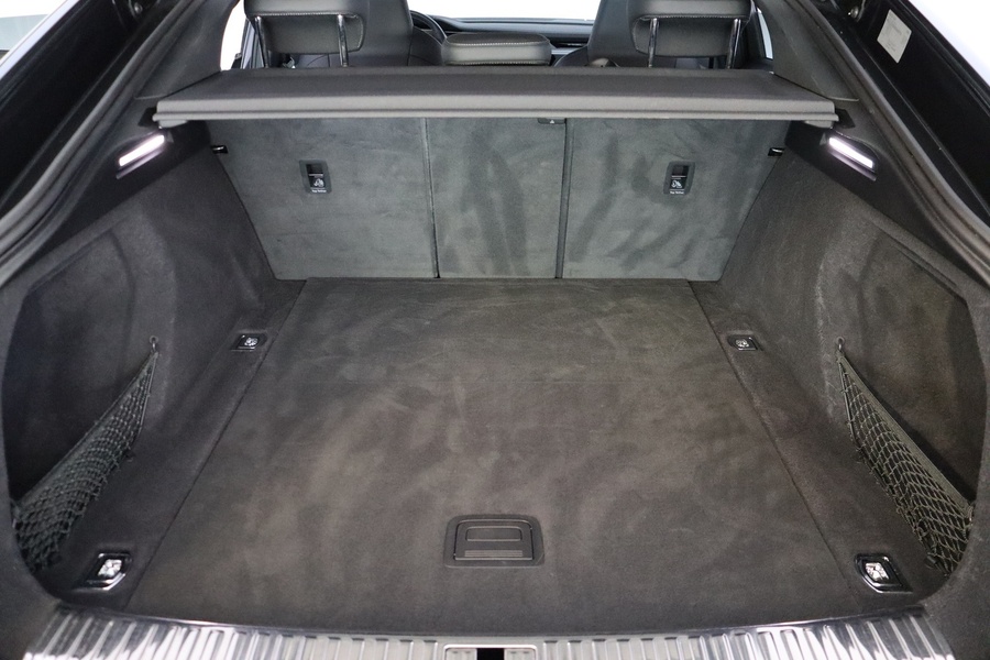 Audi Q8 e-tron vaihtoauto