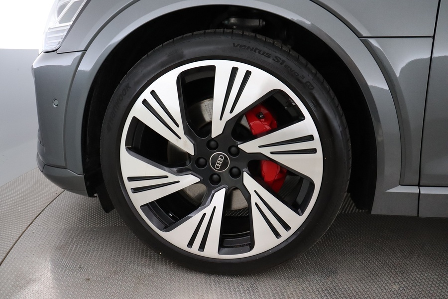 Audi Q8 e-tron vaihtoauto