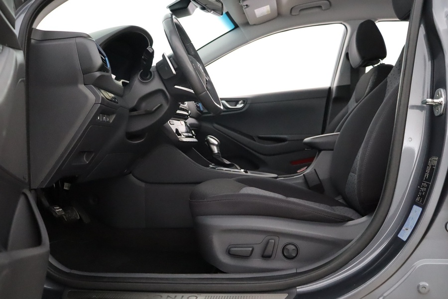 Hyundai IONIQ plug-in vaihtoauto