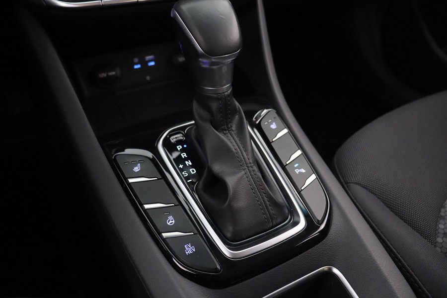 Hyundai IONIQ plug-in vaihtoauto