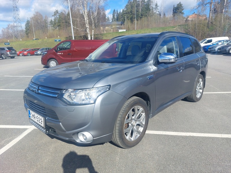 Mitsubishi Outlander PHEV vaihtoauto