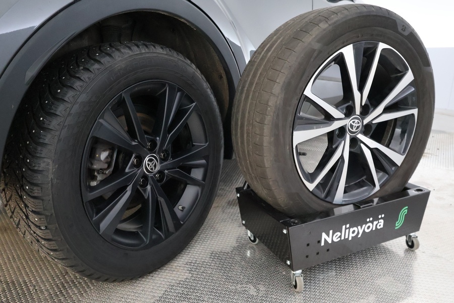 Toyota C-HR vaihtoauto