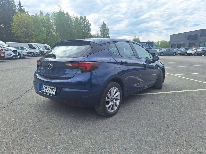 Opel Astra vaihtoauto