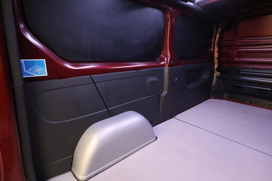 Nissan Primastar vaihtoauto