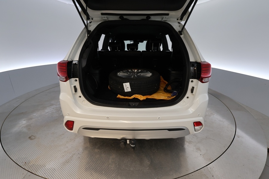 Mitsubishi Outlander PHEV vaihtoauto