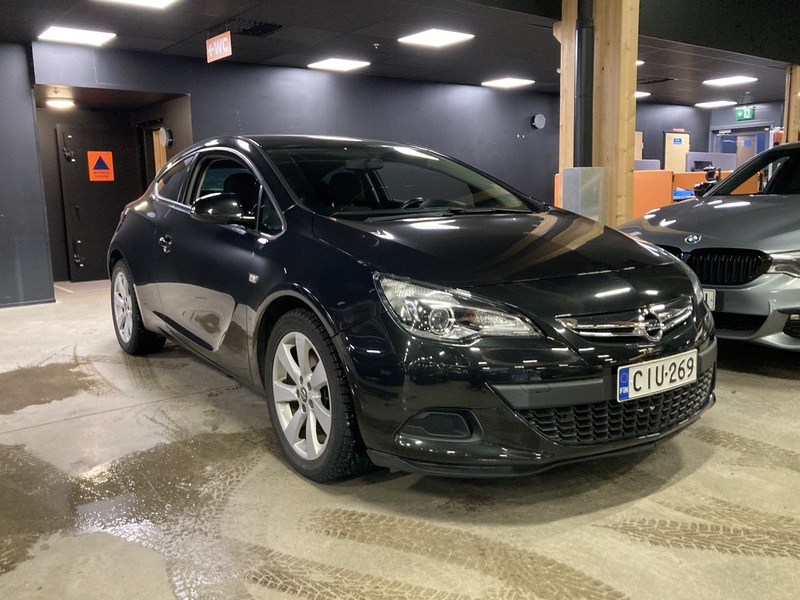 Opel Astra vaihtoauto