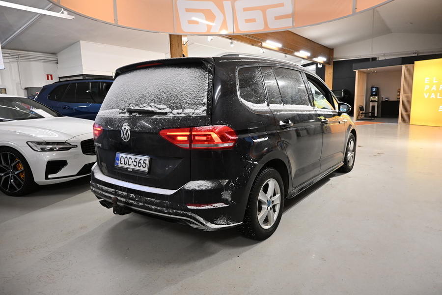 Volkswagen Touran vaihtoauto