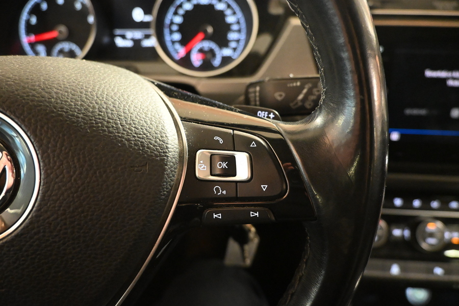 Volkswagen Touran vaihtoauto