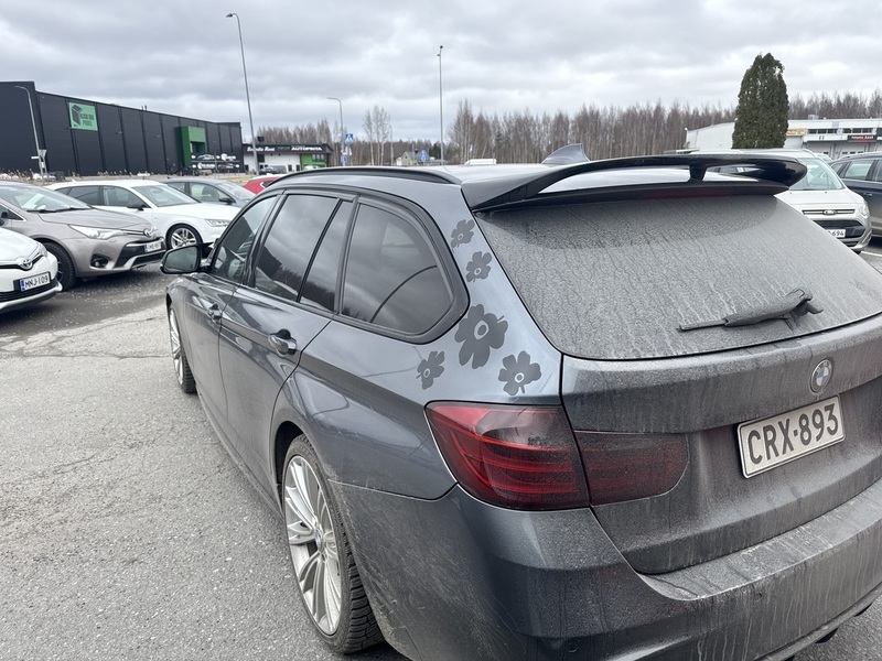 BMW 330 vaihtoauto