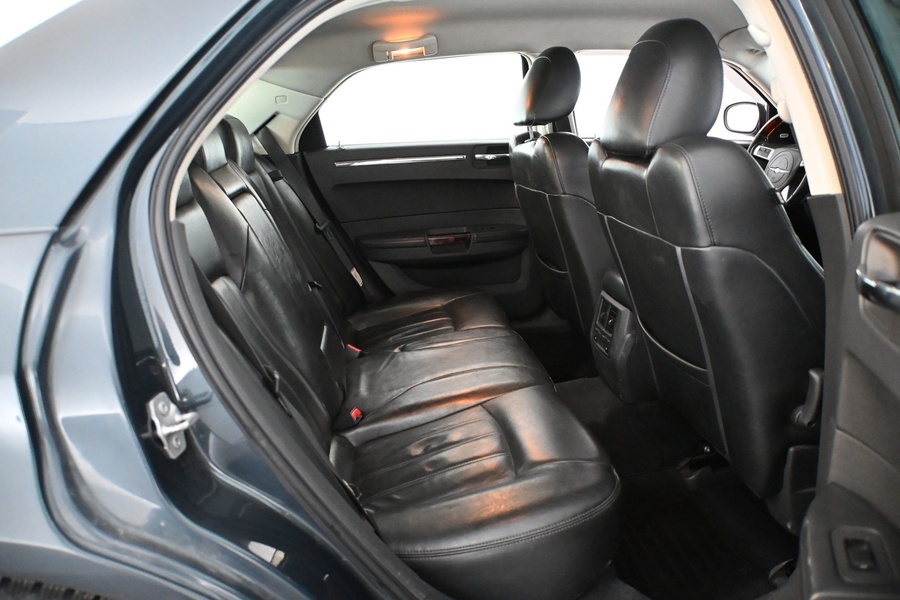 Chrysler 300C vaihtoauto