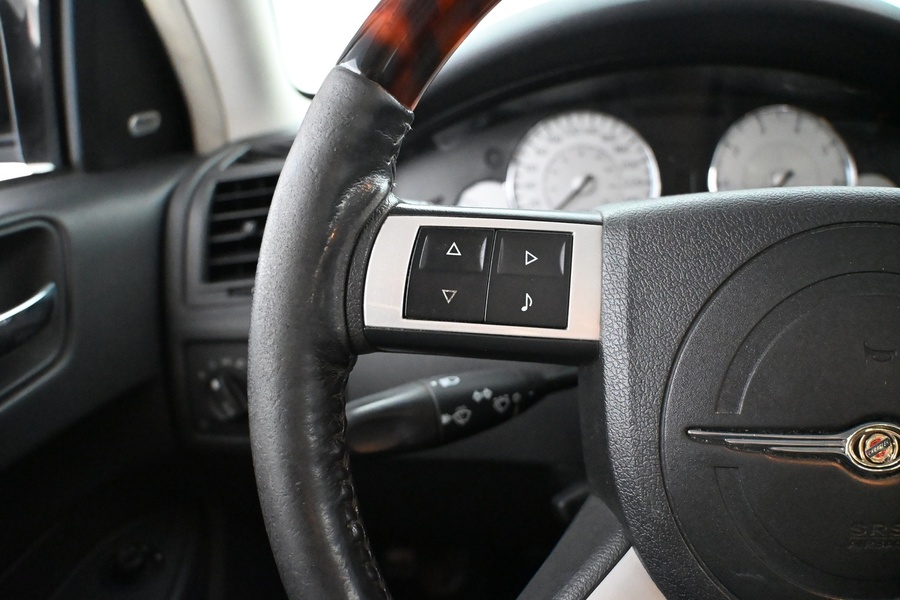 Chrysler 300C vaihtoauto