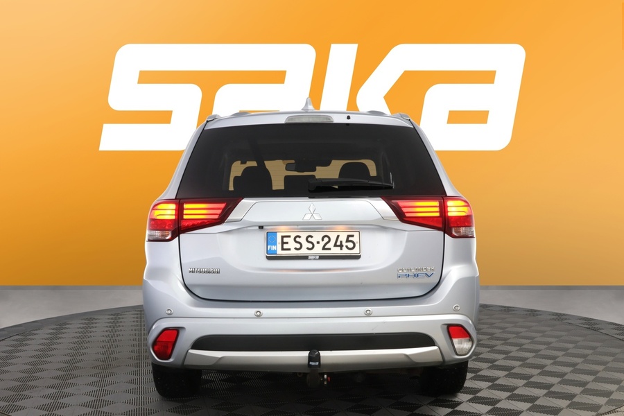 Mitsubishi Outlander PHEV vaihtoauto
