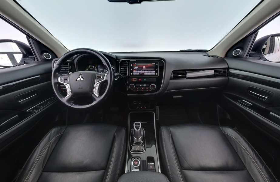 Mitsubishi Outlander PHEV vaihtoauto