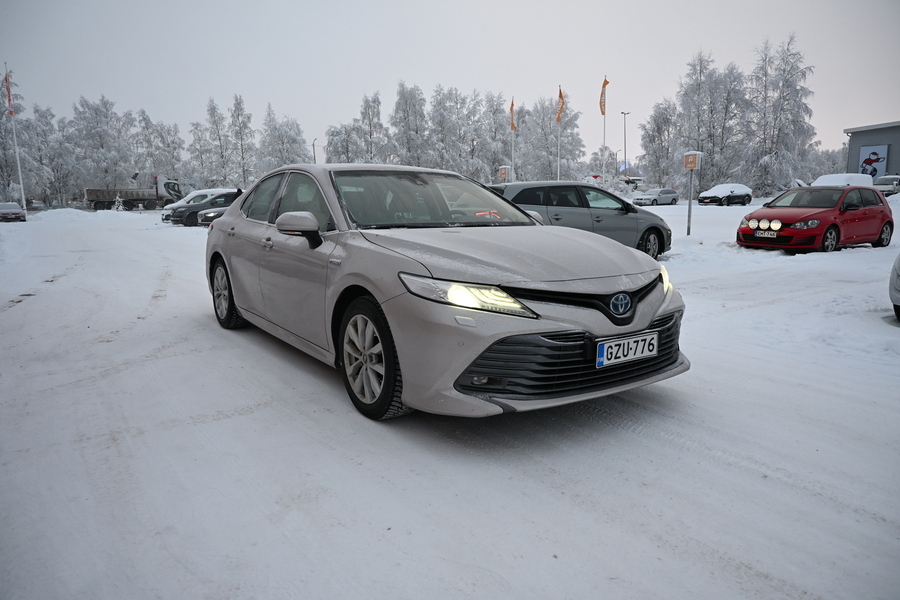 Toyota Camry vaihtoauto