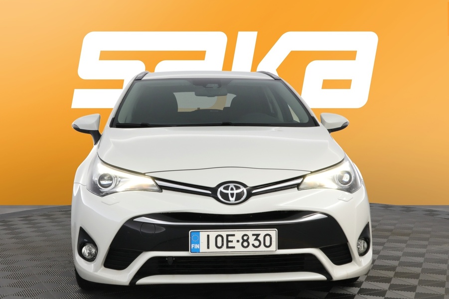 Toyota Avensis vaihtoauto