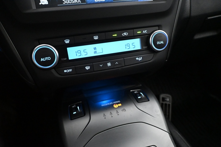 Toyota Avensis vaihtoauto