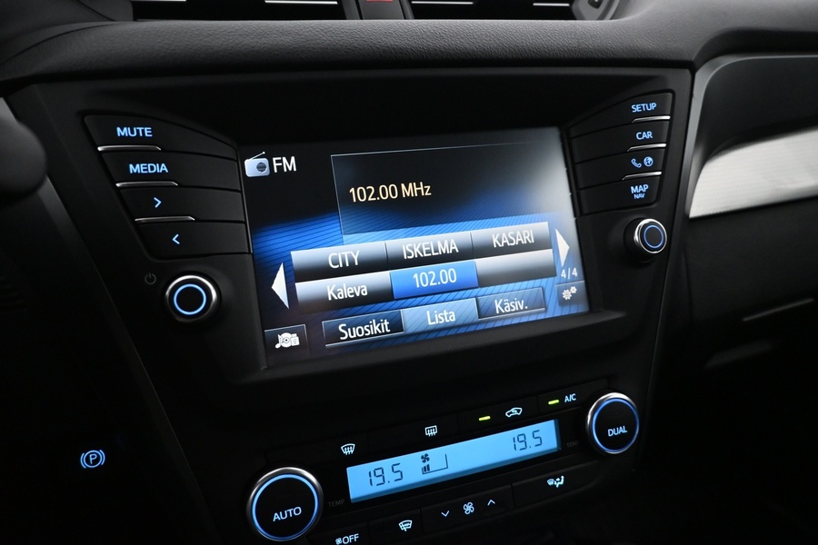 Toyota Avensis vaihtoauto