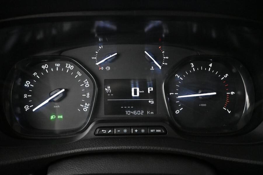 Opel Vivaro vaihtoauto