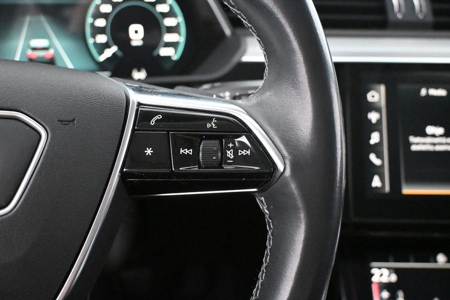 Audi Q8 e-tron vaihtoauto