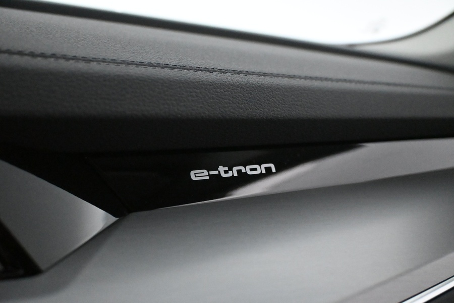 Audi Q8 e-tron vaihtoauto