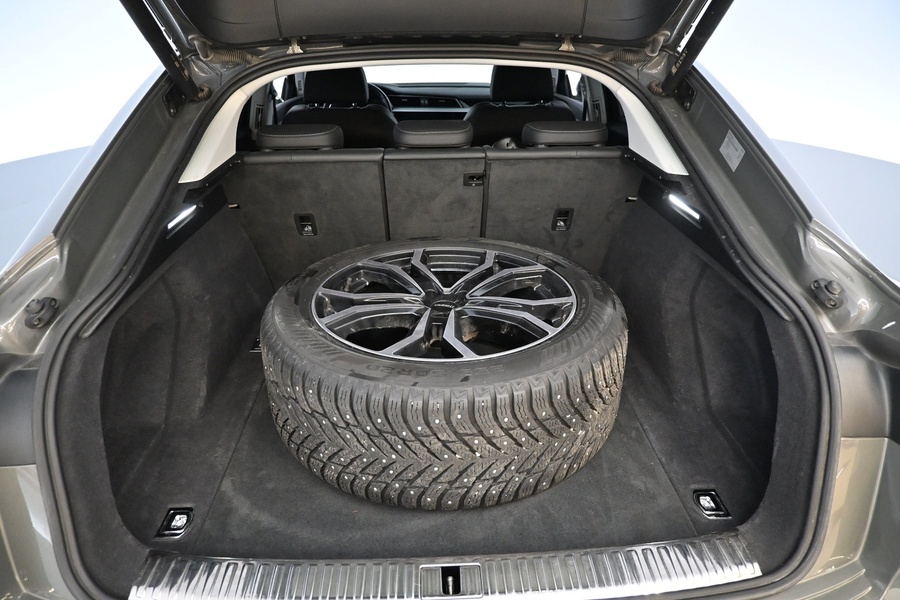 Audi Q8 e-tron vaihtoauto