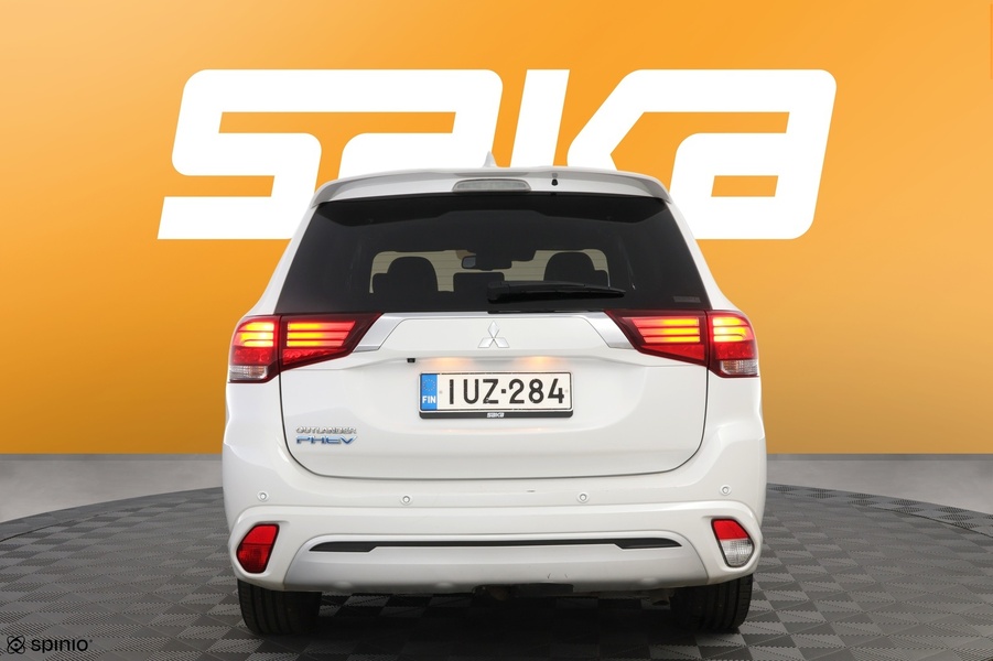 Mitsubishi Outlander PHEV vaihtoauto