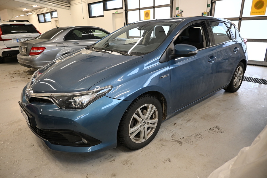 Toyota Auris vaihtoauto