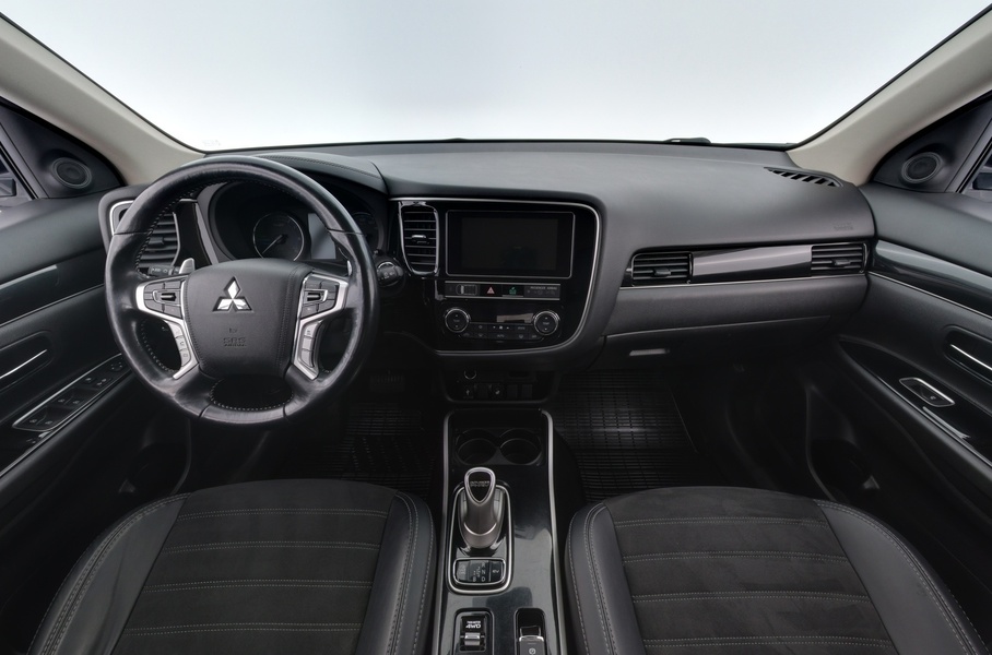 Mitsubishi Outlander PHEV vaihtoauto
