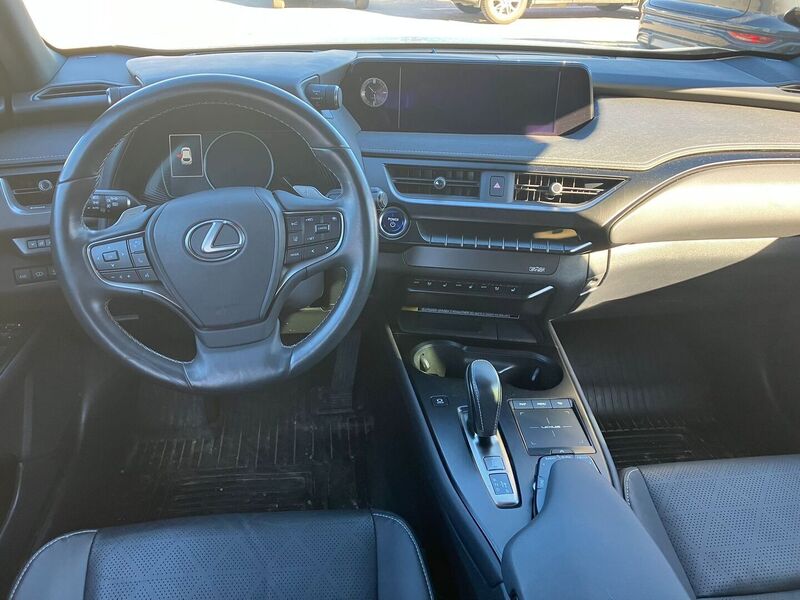 Lexus UX vaihtoauto