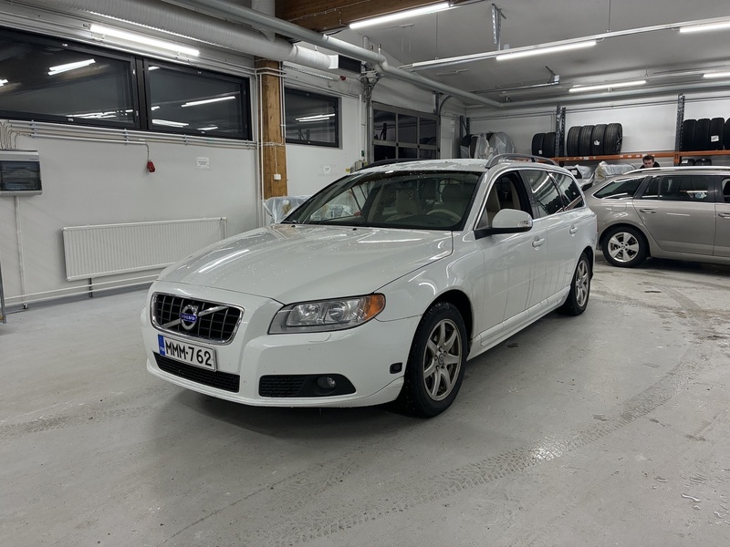 Volvo V70 vaihtoauto