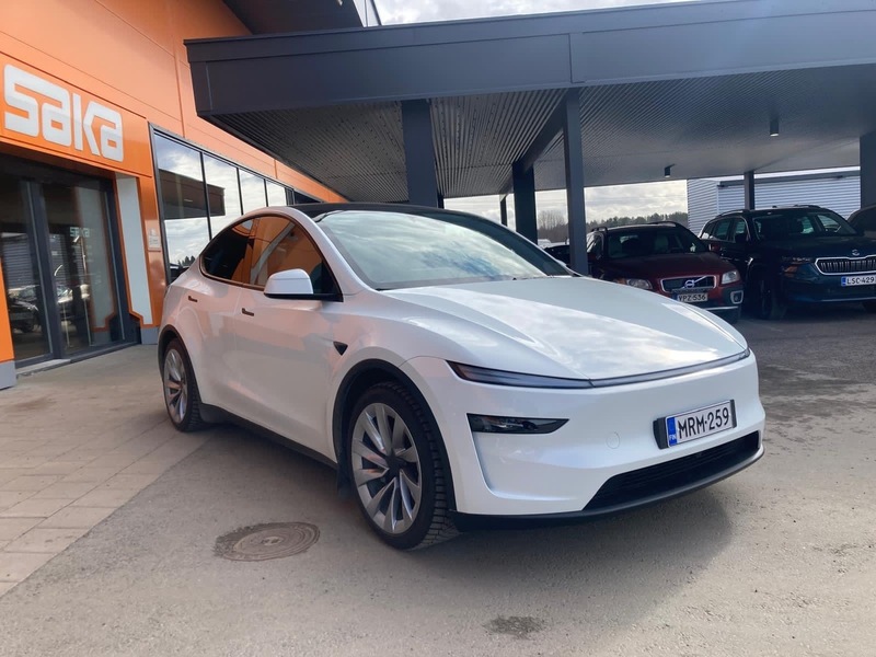 Tesla Model Y vaihtoauto