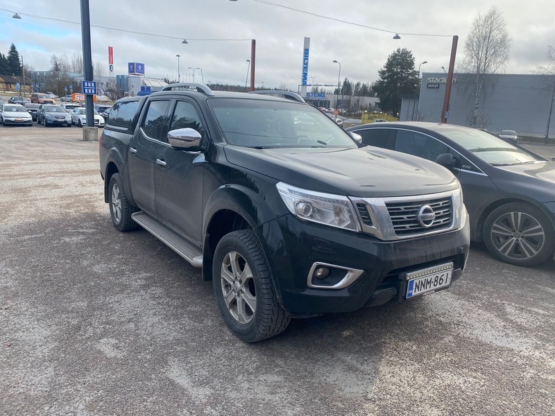 Nissan Navara vaihtoauto
