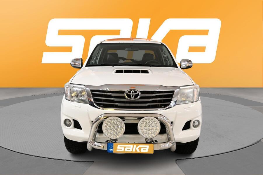 Toyota Hilux vaihtoauto
