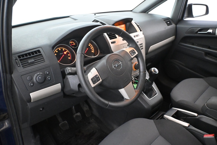 Opel Zafira vaihtoauto