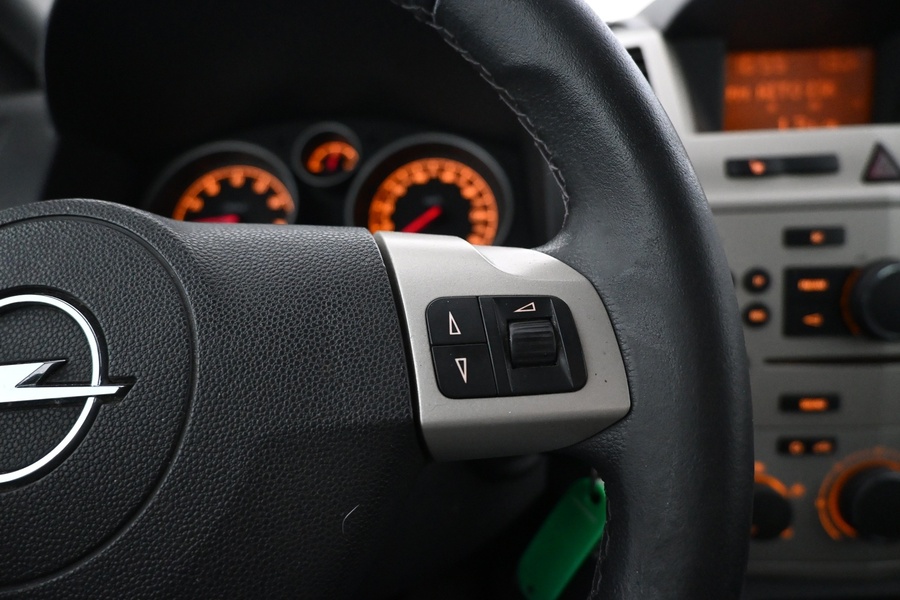 Opel Zafira vaihtoauto