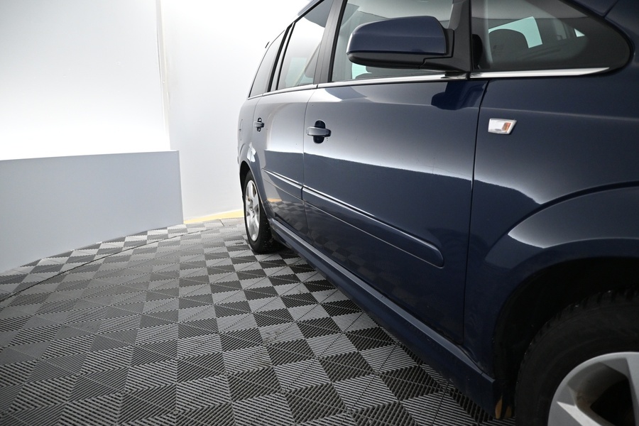 Opel Zafira vaihtoauto