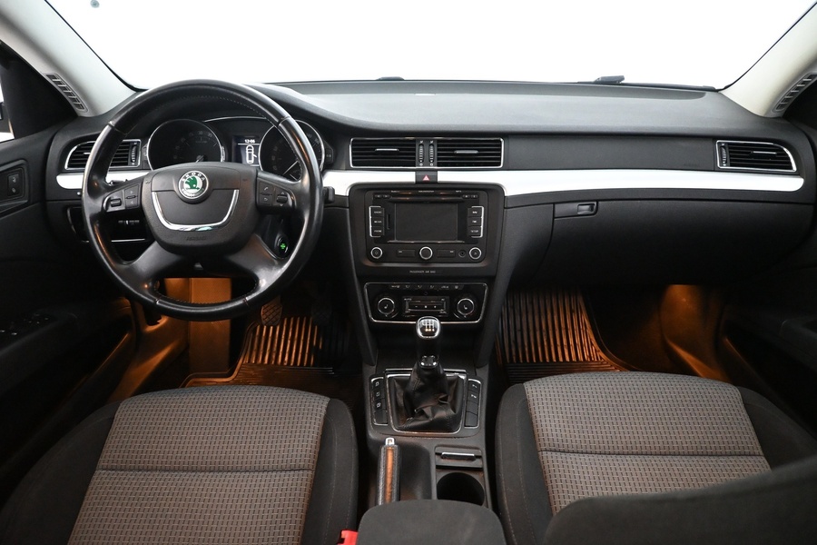 Skoda Superb vaihtoauto