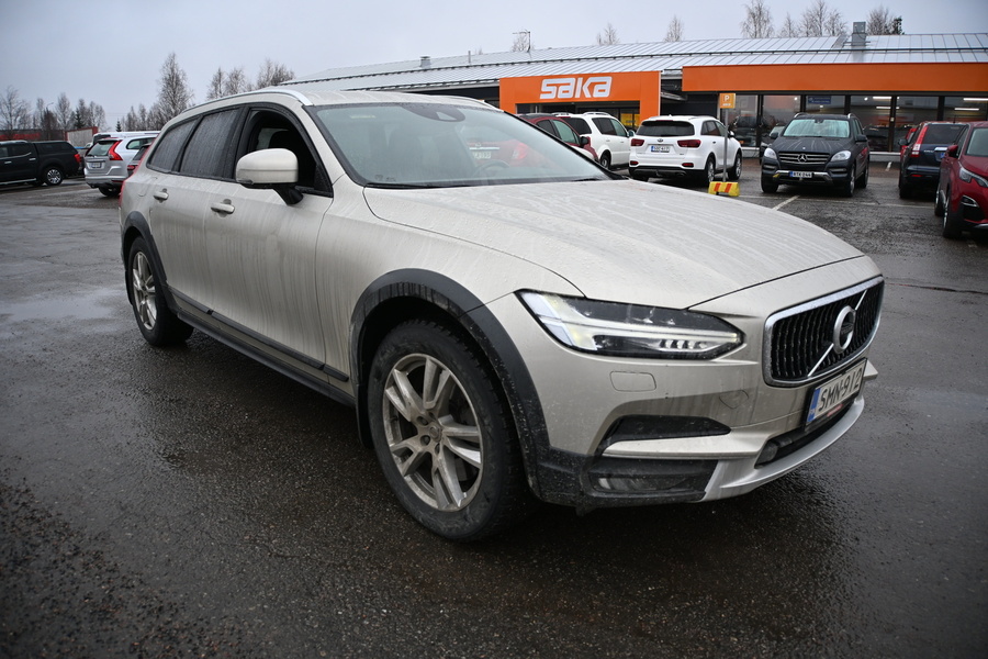 Volvo V90 Cross Country vaihtoauto