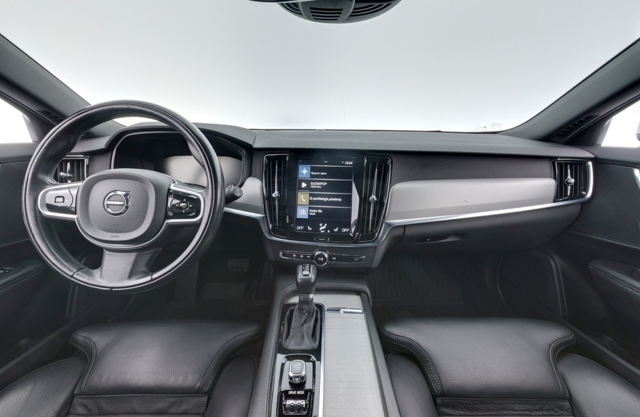 Volvo V90 Cross Country vaihtoauto