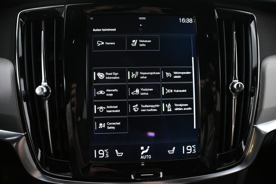 Volvo V90 Cross Country vaihtoauto